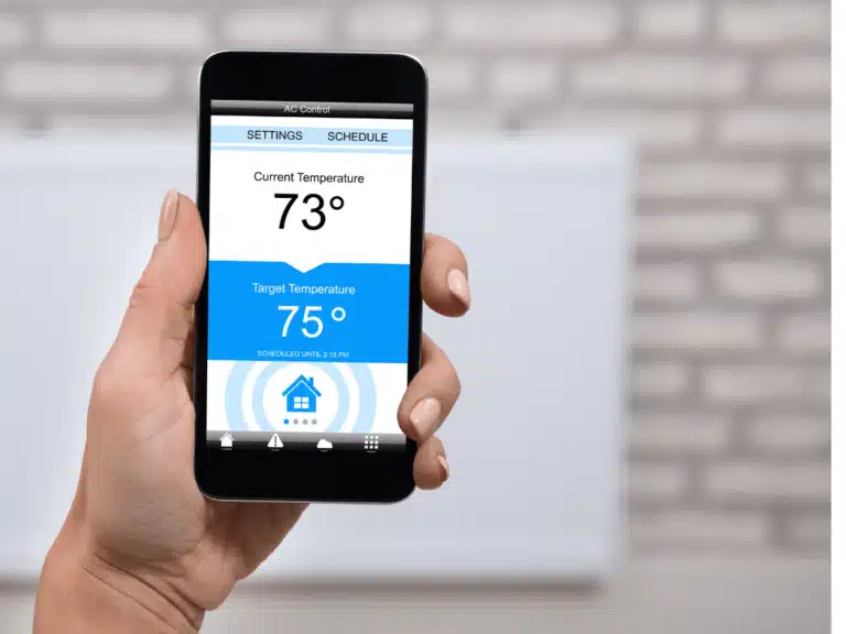 smart-phone-smart-thermostat-768×576